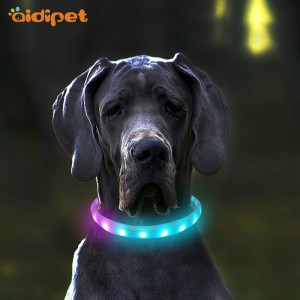 Mainostava värikäs USB-ladattava vilkkuva silikoni-LED-koiran kaulus